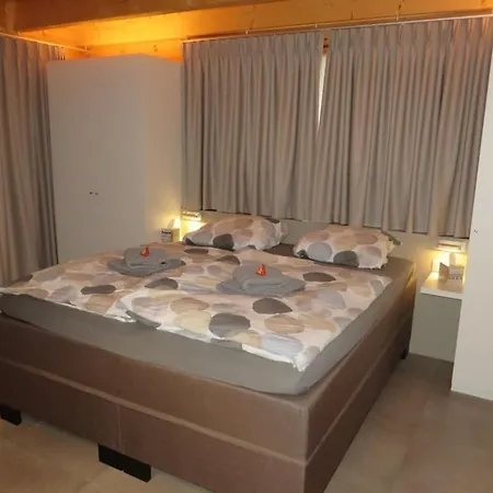 In Rieden With Swimming Pool Holiday home Volkesfeld